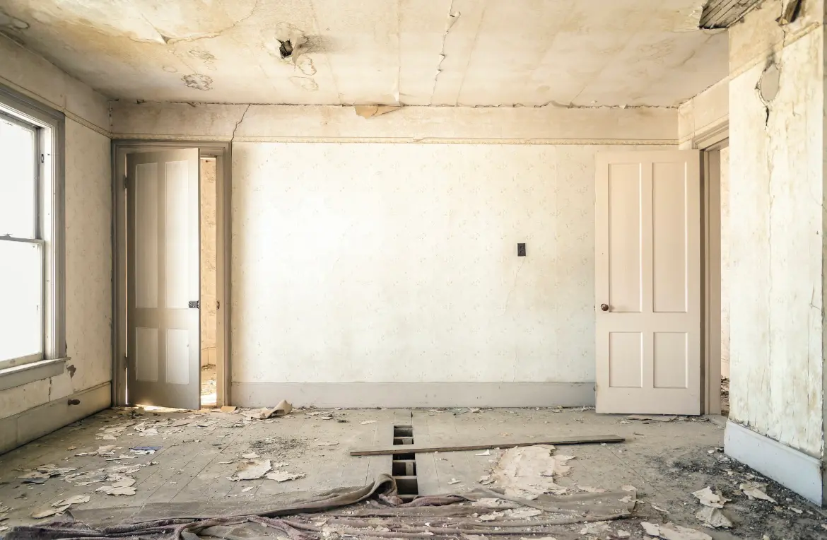 Waste disposal crew managing a cleanout project in El Cerro Mission